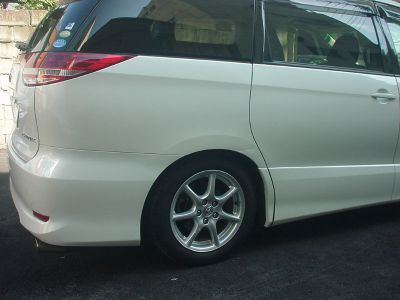 トヨタ　エスティマ　右スライドドア・リアフェンダ（クォータ）・リアバンパ板金塗装修理イメージ